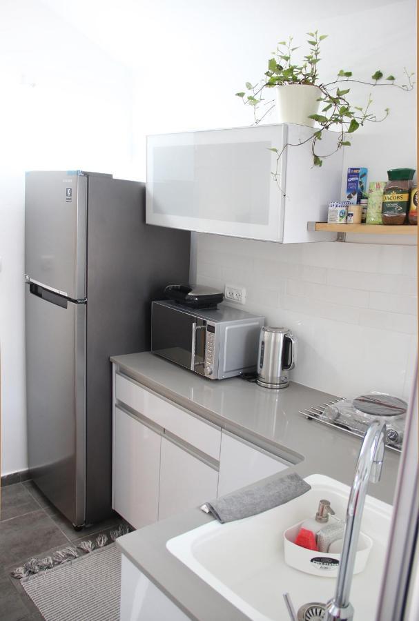 Boutique Apartment "Facing The Sea" ไฮฟา ห้อง รูปภาพ
