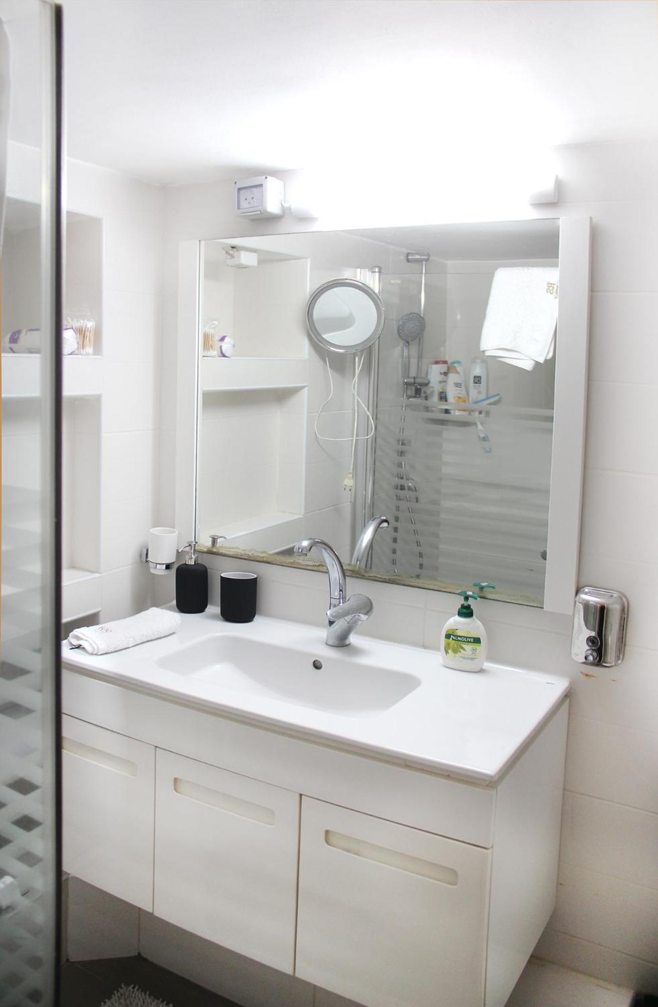 Boutique Apartment "Facing The Sea" ไฮฟา ห้อง รูปภาพ