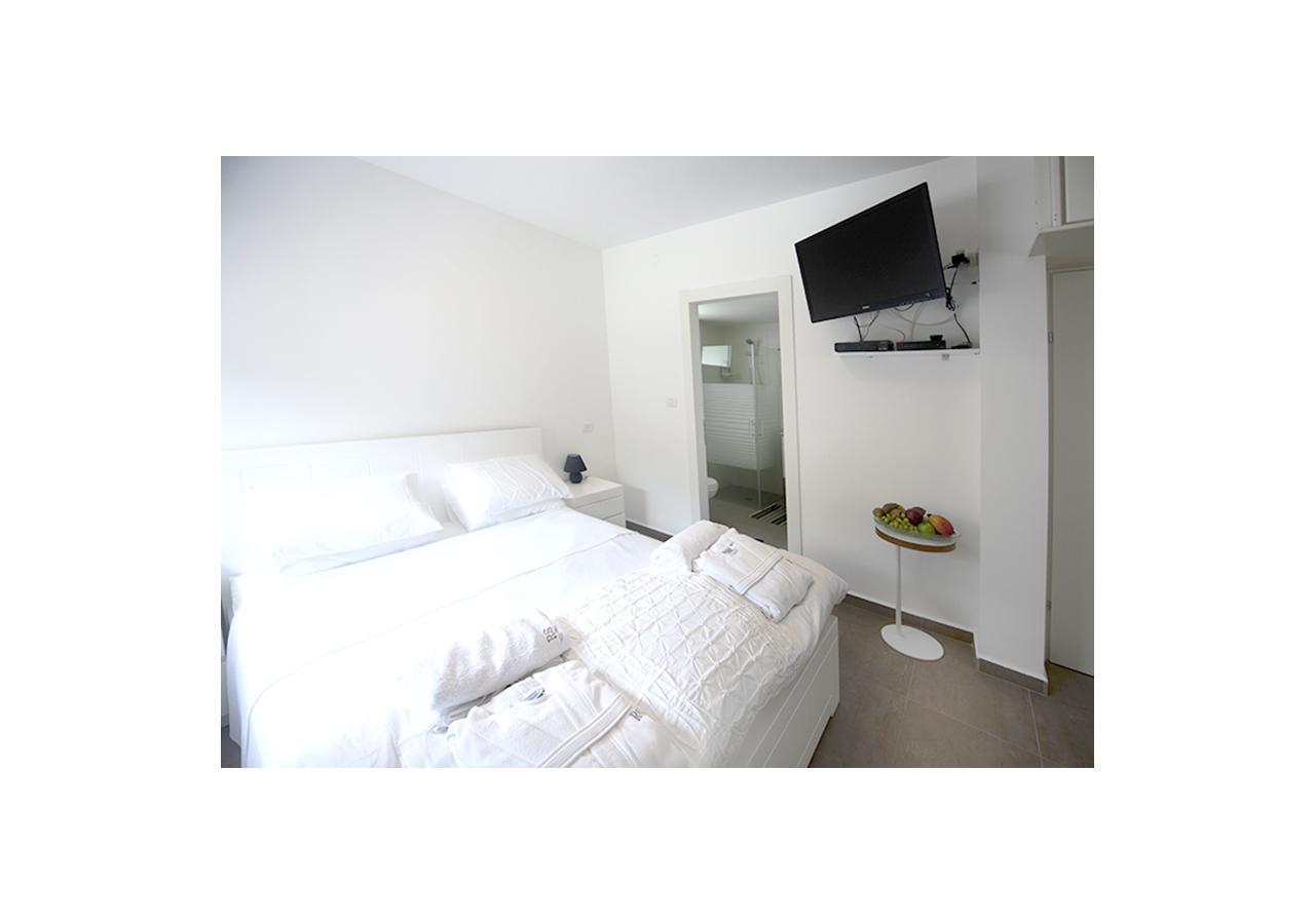 Boutique Apartment "Facing The Sea" ไฮฟา ภายนอก รูปภาพ