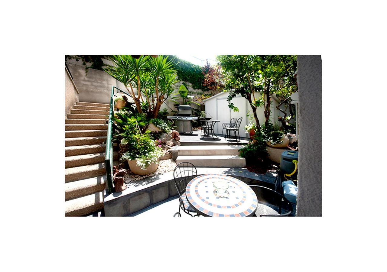 Boutique Apartment "Facing The Sea" ไฮฟา ภายนอก รูปภาพ