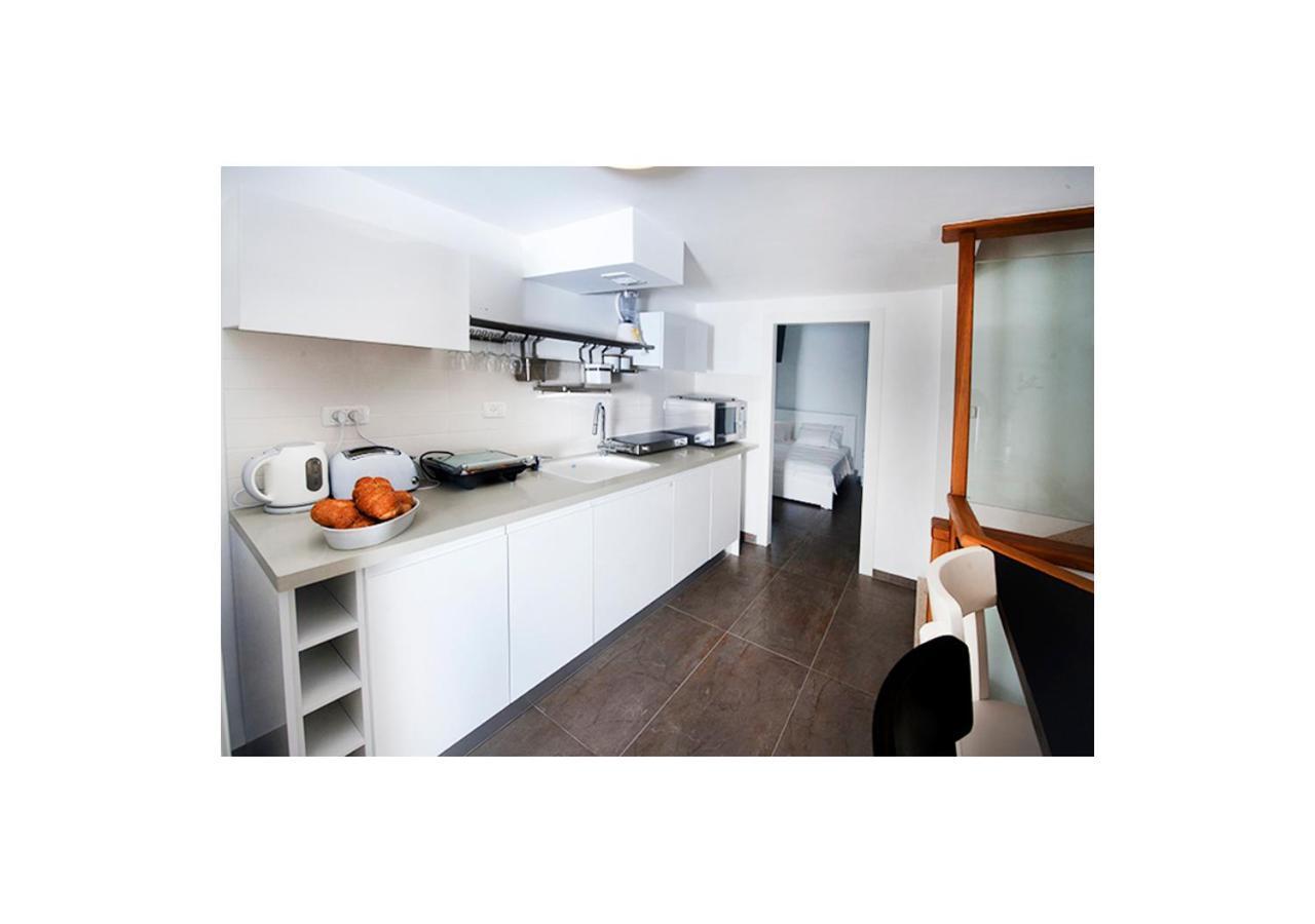 Boutique Apartment "Facing The Sea" ไฮฟา ภายนอก รูปภาพ